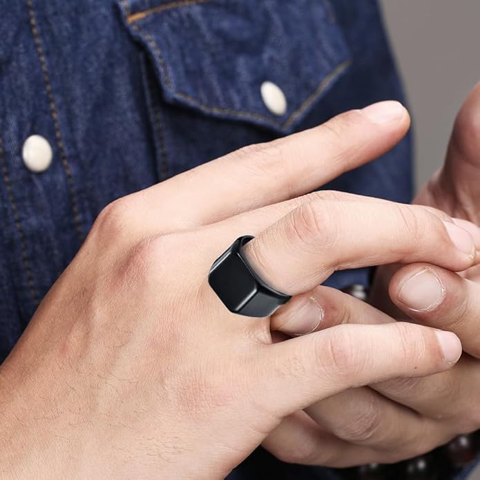 Mens Signet Rings Stainless Steel Pinky Ring for Men Women Silver/Black/Gold Square Cool Finger Ring, Gift for Dad Husband