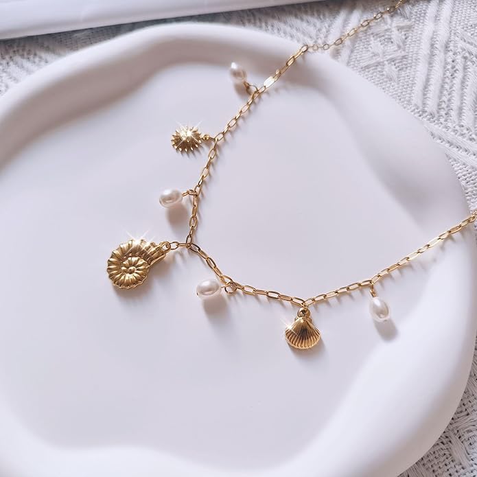 Charm Necklace for Women - Dainty Gold Paperclip Beach Charm Necklace Cute Shell Necklace Moon Star Accessory Beach Cross Hexagram Pendant Preppy Stuff Summer Jewelry for Women