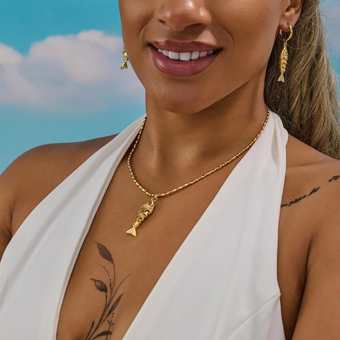 Seashell Necklace for Women, Gold Statement Fish Shell Pendant Necklace Beach Summer Shell Jewelry