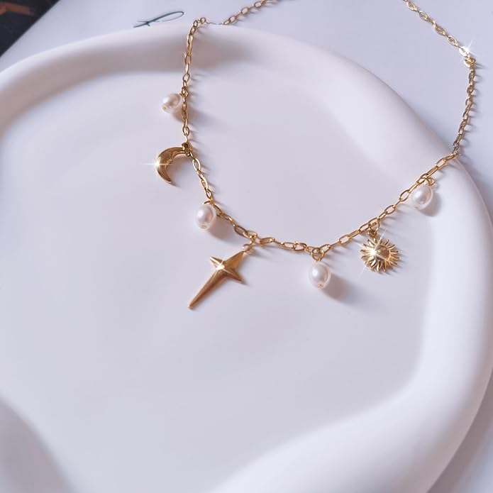 Charm Necklace for Women - Dainty Gold Paperclip Beach Charm Necklace Cute Shell Necklace Moon Star Accessory Beach Cross Hexagram Pendant Preppy Stuff Summer Jewelry for Women