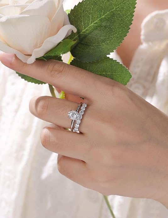 getlove 1.5-3ct Oval Moissanite Engagement Ring 18K White Gold Plated Solid Silver D-Color VVS1 Solitaire Promise Ring