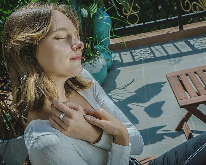 AINUOSHI 2.0 Carat Moissanite Ring, Wedding Ring, Made with Sterling Silver, Round Cut, Gift for Wedding, Engagement and Anniversary