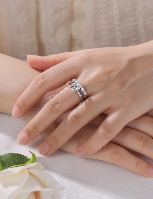 getlove 1.5-3ct Oval Moissanite Engagement Ring 18K White Gold Plated Solid Silver D-Color VVS1 Solitaire Promise Ring