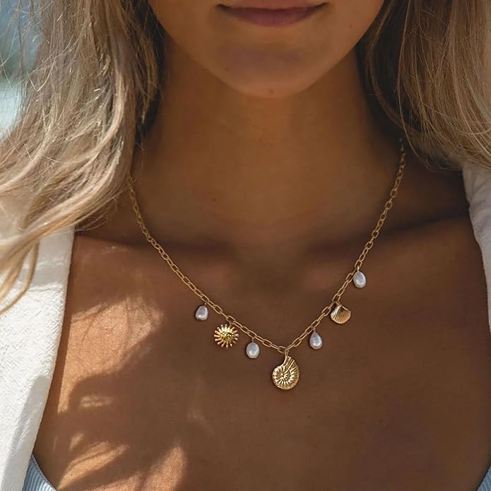 Charm Necklace for Women - Dainty Gold Paperclip Beach Charm Necklace Cute Shell Necklace Moon Star Accessory Beach Cross Hexagram Pendant Preppy Stuff Summer Jewelry for Women