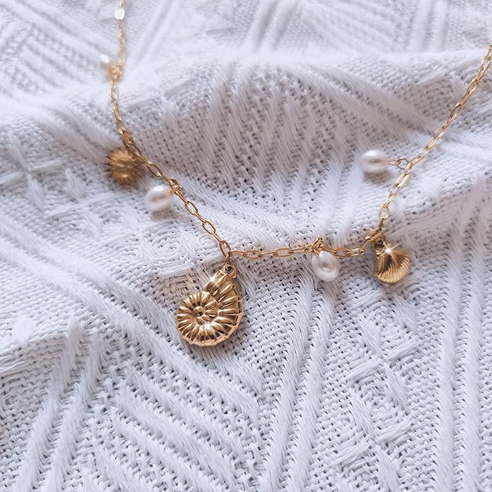 Charm Necklace for Women - Dainty Gold Paperclip Beach Charm Necklace Cute Shell Necklace Moon Star Accessory Beach Cross Hexagram Pendant Preppy Stuff Summer Jewelry for Women