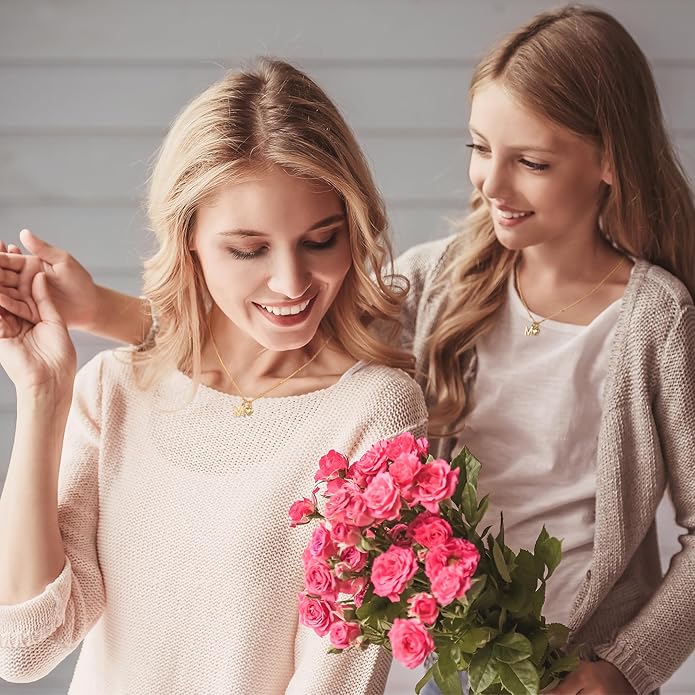 M MOOHAM Gold Heart Initial Necklace for Women Girls - 14K Gold Plated Letter A-Z Pendant Necklace Dainty Heart Necklaces Tiny Initial Necklaces Birthday Gifts for Women Jewelry